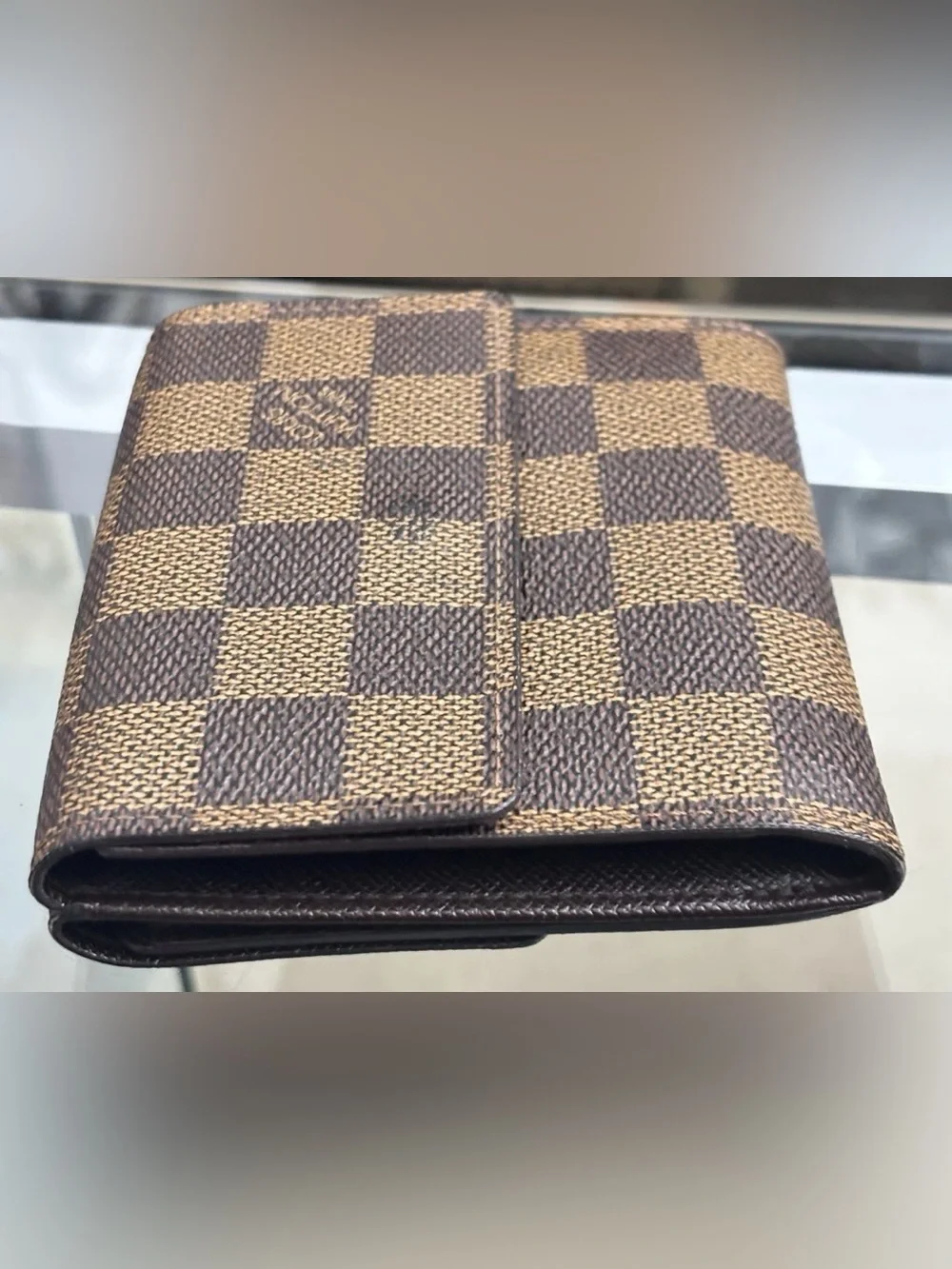 Authentic Louis Vuitton Damier Portefeuille Elise Wallet Purse. COA Included..